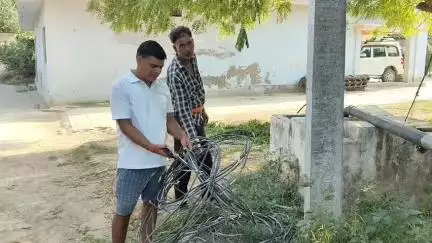 अमेठी: अमेठी, विद्युत विभाग की लापरवाही से जद्दूपुर गांव की जली केबल,बिजली गुल, भीषण गर्मी में लोग बेहाल
#jansamasya