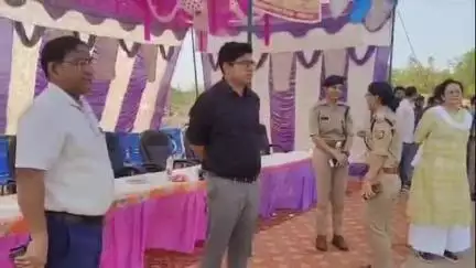 मौदहा: मौदहा में ईद-उल-अजहा बकरीद पर सुबह की नमाज के दौरान डीएम और एसपी ने सुरक्षा व्यवस्था का लिया जायजा