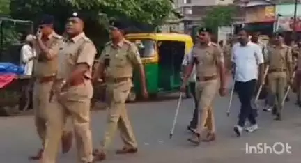પેટલાદ: સરદાર ચોક સહીત વિવિધ વિસ્તારમા પોલીસ દ્વારા ફૂટ પેટ્રોલિંગ કરાયું