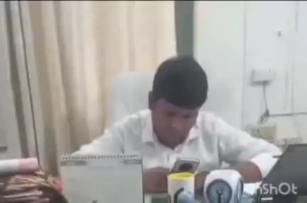 अकबरपुर: अकबरपुर में बिजली बिल की शिकायत पर उपभोक्ता को मारा थप्पड़, वीडियो बनाने पर भड़के एक्सईएन, पुलिस ने मामले को कराया शांत