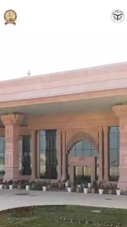 आज अयोध्या के पास अपना International Airport है। देश-दुनिया से कहीं भी जुड़ने का सामर्थ्य आज ‘अयोध्या धाम’ रखता है…