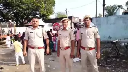 बैरिया: पूजाहा शेख टोली में पढ़ी गई द उल अजहा की नमाज, मुल्क की हिफाजत के लिए मांगी गई दुआ
