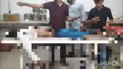 बदायूं: जिरौलिया गांव के पास कार ने ट्रक के क्लीनर को टक्कर मारी, क्लीनर की दर्दनाक मौत