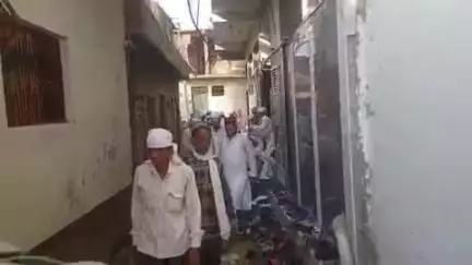 अकबरपुर: गांधीनगर वार्ड में ईद-उल-अजहा की नमाज सकुशल सम्पन्न हुई, पुलिस प्रशासन रहा मौजूद