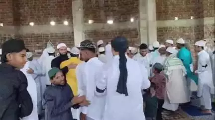 कुंदा: गज़वा जामा मस्जिद में बकरीद को लेकर पढ़ी गई नमाज़