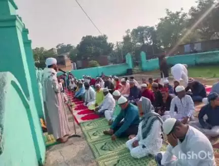 नाला: नाला में पारंपरिक रूप से ईद-उल-अजहा की नमाज़ अदा की गई, विधि व्यवस्था में पुलिस पदाधिकारी मौजूद रहे