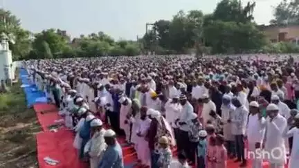 बांका: बक़रीद पर्व पर बाबूटोला स्थित ईदगाह में मुस्लिम समुदाय ने अदा की नमाज़
