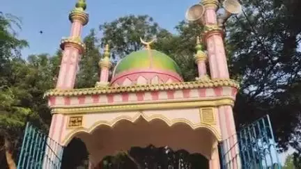 মুরারই ১: আমভুয়া ইদগাহ ময়দানে ইদ-উল আজহার নমাজে শামিল কয়েক হাজার ইসলাম ধর্মীয় মানুষজন