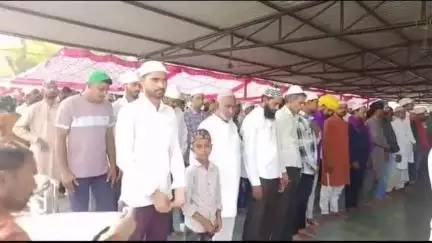 हनुमानगढ़: टाउन में हर्षोल्लास से मनाया गया ईद-उल-अजहा त्योहार, नमाज के बाद एक-दूसरे को गले लगाकर दी मुबारकबाद