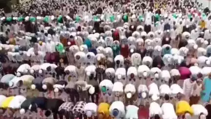 बड़वाह: बड़वाह में ईद उल-अज़हा का जुलूस हर्षोल्लास से निकला, मुस्लिमजनों ने ईदगाह पर नमाज़ अदा की