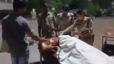 शाहपुरा: बरगी पटेल तिराहे के पास घरेलू विवाद में पति ने पत्नी और बच्ची पर चाकू से हमला किया, पत्नी की मौत, बच्ची का इलाज जारी
