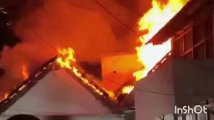 അമ്പലപ്പുഴ: മുല്ലയ്ക്കൽ തെരുവിലെ പാർപ്പിട സമുച്ചയത്തിൽ വൻ തീ പിടുത്തം