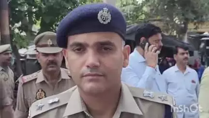 हरदोई: शहर के बिलग्राम चुंगी पर स्थित ईदगाह में ईद उल अज़हा की नमाज सम्पन्न हुई, एसपी नीरज कुमार जादौन ने दी जानकारी
