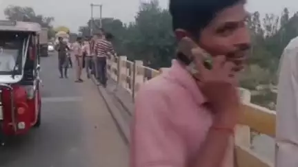 बिलग्राम: कोले मजरा भट्योली निवासी शख्स ने गर्रा नदी पुल से लगाई छलांग, ग्रामीण गोताखोर तलाश में जुटे