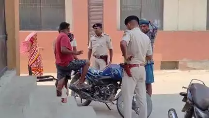बेतिया: बगीचा रेस्टोरेंट के पास 70 वर्षीय वृद्ध की चाकू से हत्या, पुलिस ने दो लोगों को हिरासत में लिया