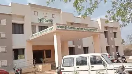 अक्कलकुवा: कृषी विभागाची कारवाई अक्कलकुवा बस स्थानकाजवळ गुजरात बसमधून पकडले अवैद्य एचटीबीटी बियाणे