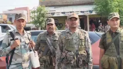 लोहरदगा: लोहरदगा ईदगाह में एसपी सादिक अनवर रिजवी ने बकरीद की नमाज़ अदा की, जिले में अमन-चैन की दुआ मांगी