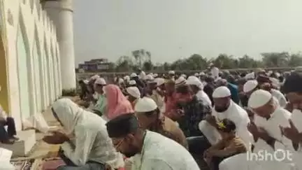 बमोरी: ईद-उल-अज़हा पर्व पर बमोरी में ईदगाह पर हर्षोल्लास के साथ अदा की गई नमाज़