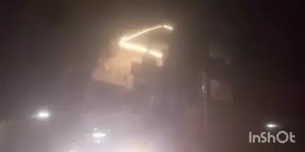 कुक्षी: खंडवा से अमदाबाद जा रही बस पर ढोल्या में अज्ञात बदमाशों ने किया पथराव, बस चालक घायल