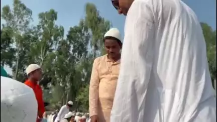 কুশমুণ্ডী: কুশমন্ডিতে প্রথমবার ইদগাহে একসঙ্গে ইদের নমাজে পুরুষদের সঙ্গে মহিলাদের অংশগ্রহণ