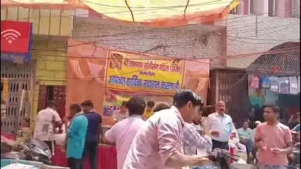 निर्जला एकादशी के अवसर पर अमरोहा में श्री रामायण संकीर्तन मंडल की ओर से शरबत वितरण के कार्यक्रम का आयोजन