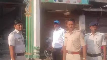 मधुबनी: बकरीद पर्व को लेकर नगर थाना पुलिस शहर के चौक-चौराहों सहित संवेदनशील जगहों पर अलर्ट