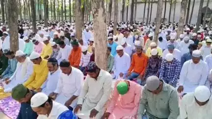 कटिहार: ललियाही ईदगाह में बकरीद की नमाज अदा की गई, अमन चैन की दुआएं मांगी गईं