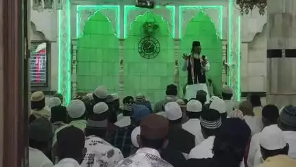 सातारा: साताऱ्यात बकरी ईद उत्साहात साजरी, ठीक ठिकाणी सामूहिक नमाज पठण