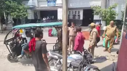 हरिद्वार: जीआरपी पुलिस ने हरिद्वार रेलवे स्टेशन परिसर में संदिग्ध घूमने वाले 15 और धूम्रपान करने वाले 10 लोगों का काटा चालान