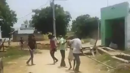 आंवला: आंवला क्षेत्र में खेत में मिट्टी खोदने को लेकर भीमलौर में दो पक्षों के बीच हुआ झगड़ा, 7 लोग गंभीर घायल