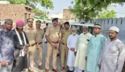 किरावली: काग्रोल क्षेत्र में बकरीद की नमाज शांति पूर्वक अदा की गई, ACP सैंया देवेश कुमार ने दी जानकारी