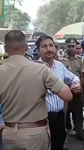 ऐशबाग स्थित ईदगाह पहुंचकर जिलाधिकारी और JCP ने किया निरीक्षण, ड्रोन कैमरे से रखी गई नजर