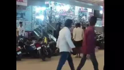 ಹುಬ್ಬಳ್ಳಿ ನಗರ: ಹುಬ್ಬಳ್ಳಿಯಲ್ಲಿ ಕ್ಷುಲ್ಲಕ ಕಾರಣಕ್ಕೆ ಯುವಕನ ಮೇಲೆ ಹಲ್ಲೆ