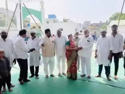 పటాన్​​చెరు: రామచంద్రపురం భారతీ నగర్ లో బక్రీద్ పర్వదిన సందర్భంగా ఈద్గాల వద్ద ప్రత్యేక ప్రార్థనలు