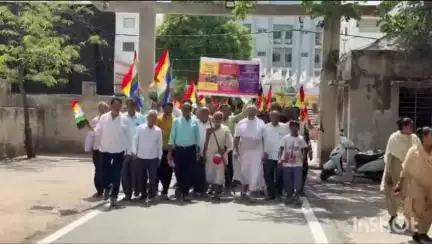કલેકટર કચેરી ખાતે જૈન સમાજ દ્વારા સાધુ સાધ્વીઓની સુરક્ષા આપવાની માંગ સાથે આવેદનપત્ર આપ્યું
