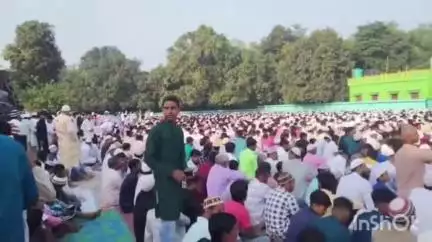 রতুয়া ২: ভাদো এলাকায় ঈদগাহে ইদুজ্জোহার নামাজ পড়তে হাজার হাজার মানুষের সমাগম