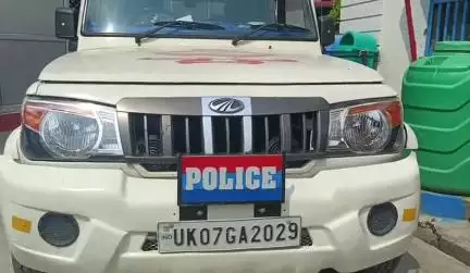 चमोली: 4 पेटी अवैध शराब के साथ कोतवाली चमोली पुलिस ने एक व्यक्ति को किया गिरफ्तार, वाहन किया सीज