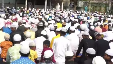 উত্তৰ লক্ষীমপুৰ: বাদুলীপাৰাত সমজুৱাকৈ ঈদ উল আজহাৰ নামাজ সম্পন্ন ইছলামধৰ্মী ৰাইজৰ