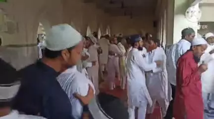 खूंटी: ईद उल अज़हा के मौके पर खूंटी की सभी मस्जिदों में विशेष नमाज़ अदा की गई