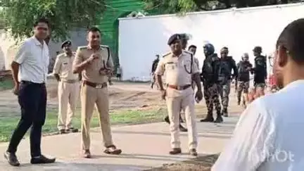 भभुआ: भभुआ शहर में बकरीद पर्व के दौरान 18 स्थानों पर मजिस्ट्रेट के साथ पुलिस बल की तैनाती की गई