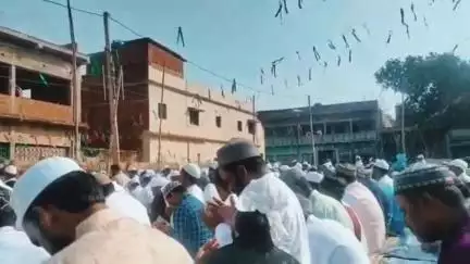 डुमरी: डुमरी प्रखंड में ईद उल अजहा का पर्व शांति और सौहार्द के साथ मनाया गया