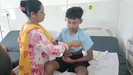 ଜଳେଶ୍ବର: ସନ୍ତୋଷପୁର ଛକ ନିକଟରେ ଛିଡା ହୋଇଥିବା ଟ୍ରଲରକୁ ପଛପଟୁ ଧକ୍କା ଦେଲା ତୀର୍ଥଯାତ୍ରୀ ବସ, ୫ ଜଣ ଗୁରୁତର
