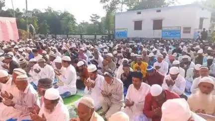 समस्तीपुर: केवस निजामत गांव में नमाज़ के बाद धूमधाम से मनाई गई बकरीद, हर तरफ जश्न का माहौल