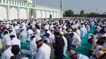 पिड़ावा: पिड़ावा शहर में हर्षोल्लास के साथ मनाया गया ईद-उल-अजहा का त्योहार, हजारों लोगों ने एक साथ अदा की बकरीद की नमाज