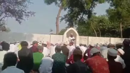 जोगापट्टी: बलुआ परेगवा के ईदगाह में ईद उल अजहा (बकरीद) की नमाज़ पढ़ी गई, मांगी गईं दुआएं