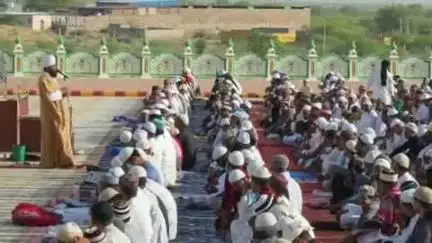 बाड़मेर: बाड़मेर की ईदगाह मैदान में ईद-उल-अजहा की नमाज अदा की गई, बड़ी संख्या में मुस्लिम भाई उपस्थित रहे