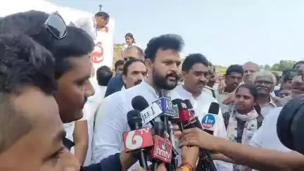 శ్రీకాకుళం: ప్రతి ఒక్కరూ యోగాని తమ జీవితంలో ఒక దినచర్యగా పాటించాలని తెలిపిన కేంద్రమంత్రి కింజరాపు రామ్మోహన్ నాయుడు