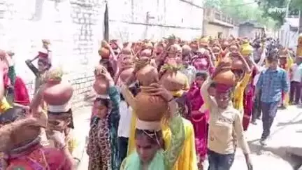 खेरागढ़: गाँव नौनी में धूमधाम से 108 कलशों के साथ शोभायात्रा निकली, भागवत कथा हुई शुरू