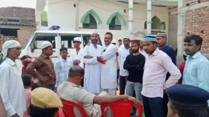 मानपुर: अलीपुर में आपसी भाईचारे के साथ बकरीद पर्व मनाया गया, मुखिया ने गले मिलकर दी बधाई