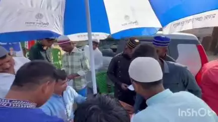 মানিকচক: মানিকচক এলাকার যুব তৃণমূল নেতৃত্বের তরফে পরিযায়ী শ্রমিকদের জন্য আয়োজিত হলো বিশেষ শিবির